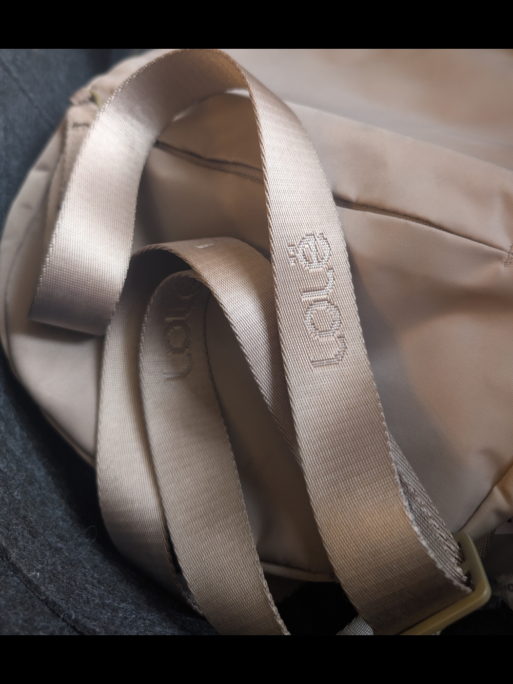 Lole Unisex Sling Crossbody Nylon Beige Bag - Picture 5 of 6